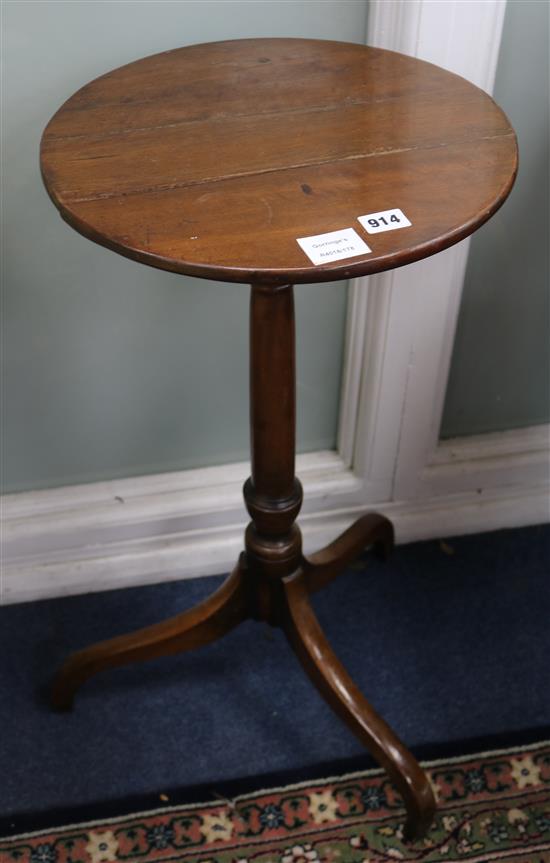 A George III mahogany circular topped wine table W.35cm